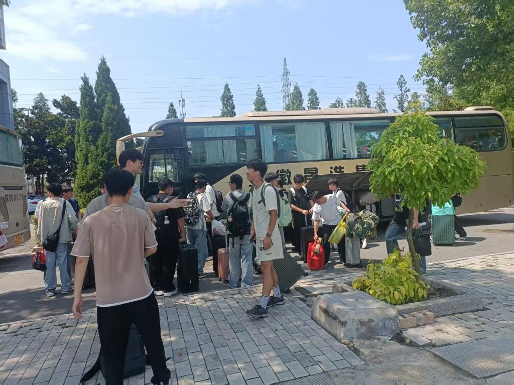 深耕实景育人 赋能匠心成才——学校召开...
